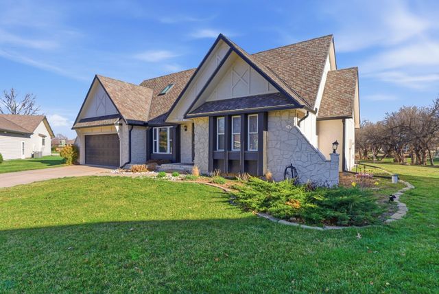 236 S Forestview Ct, Wichita, KS 67205