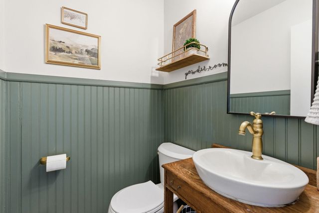 236 S Forestview Ct, Wichita, KS 67205