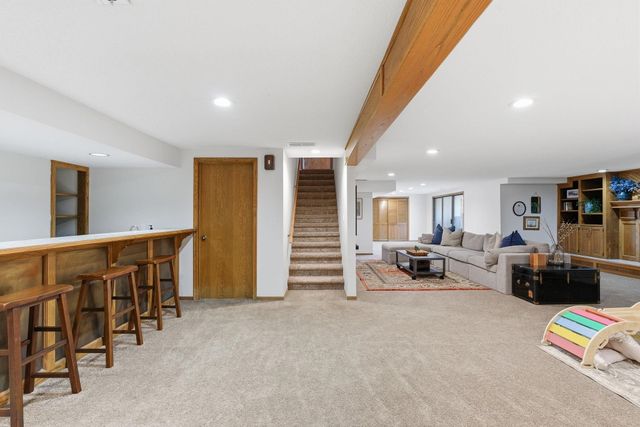 236 S Forestview Ct, Wichita, KS 67205