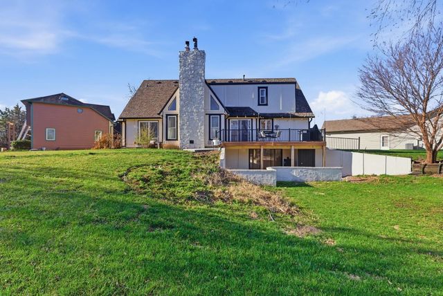 236 S Forestview Ct, Wichita, KS 67205