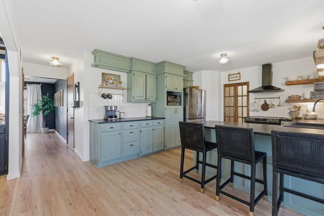 236 S Forestview Ct, Wichita, KS 67205