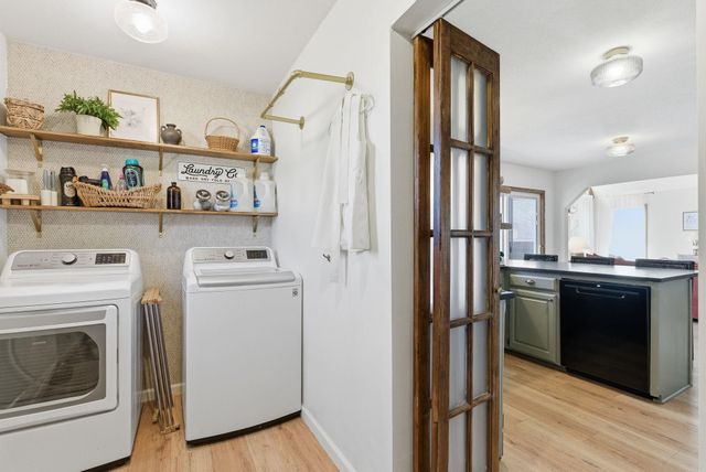 236 S Forestview Ct, Wichita, KS 67205