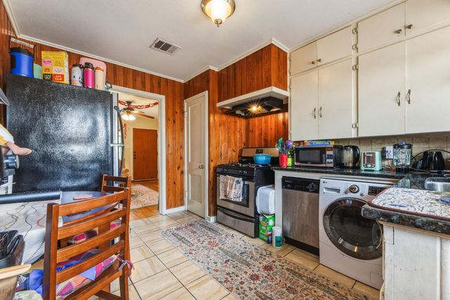 301 E 34th ST 107, Austin, TX 78705