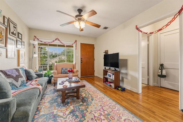 301 E 34th ST 107, Austin, TX 78705