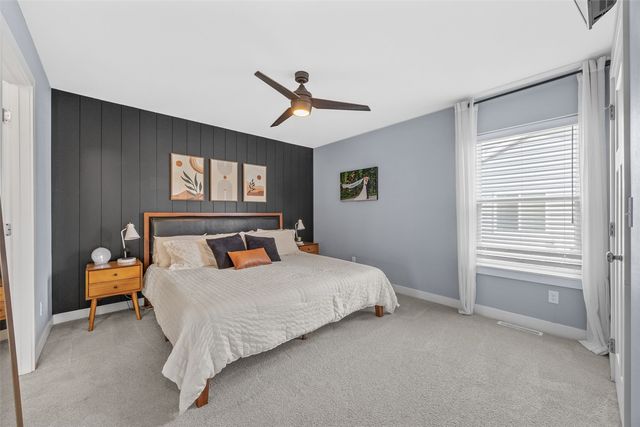 699 Waveland Dr, Marion, IA 52302