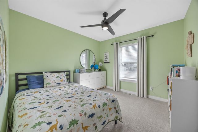 699 Waveland Dr, Marion, IA 52302