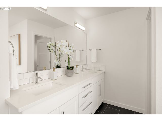 6151 N DEPAUW St, Portland, OR 97203