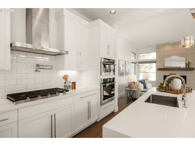 6151 N DEPAUW St, Portland, OR 97203