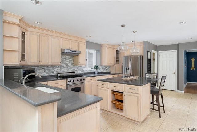 43 East Pinelake Drive, Amherst, NY 14221