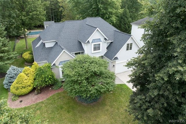 43 East Pinelake Drive, Amherst, NY 14221