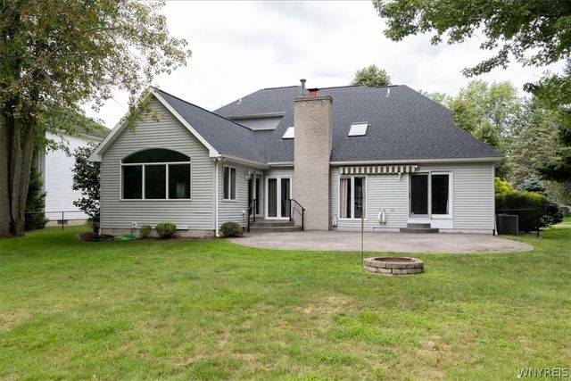 43 East Pinelake Drive, Amherst, NY 14221