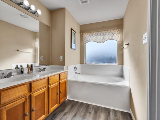 6531 Lost Pines Bend, Houston, TX 77049