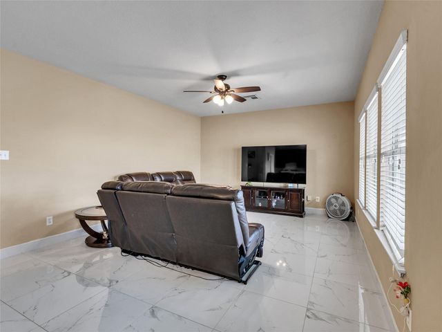 6531 Lost Pines Bend, Houston, TX 77049