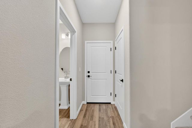 3074 Meadow Run Walk, Sacramento, CA 95833