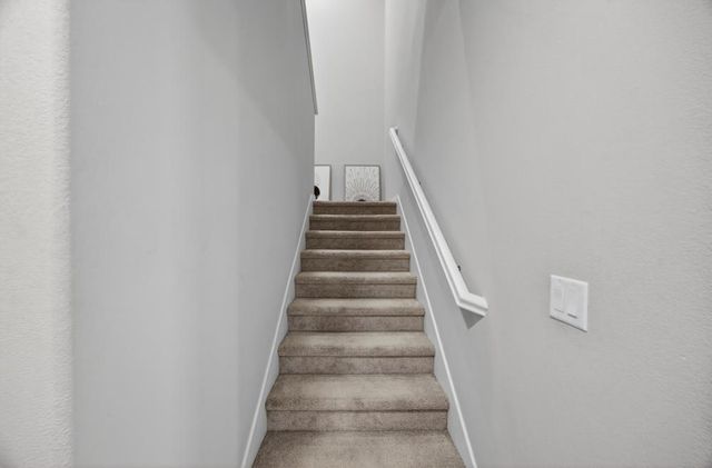 3074 Meadow Run Walk, Sacramento, CA 95833