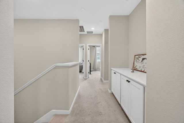 3074 Meadow Run Walk, Sacramento, CA 95833