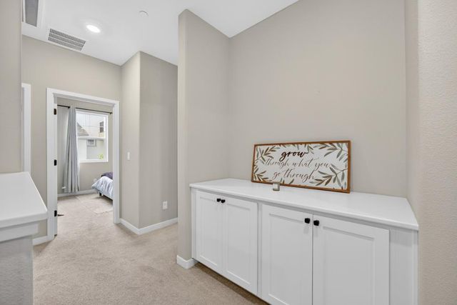 3074 Meadow Run Walk, Sacramento, CA 95833