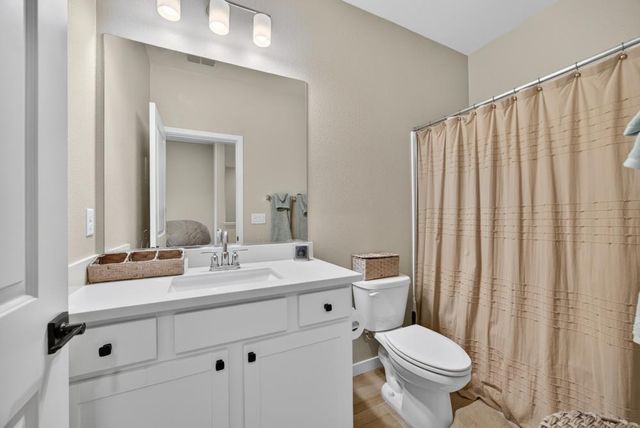 3074 Meadow Run Walk, Sacramento, CA 95833