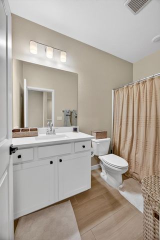 3074 Meadow Run Walk, Sacramento, CA 95833