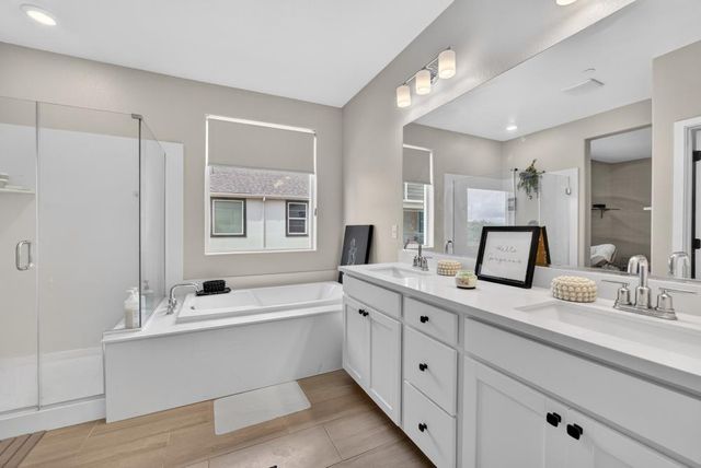 3074 Meadow Run Walk, Sacramento, CA 95833