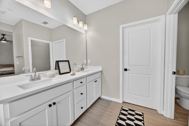 3074 Meadow Run Walk, Sacramento, CA 95833