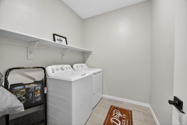 3074 Meadow Run Walk, Sacramento, CA 95833