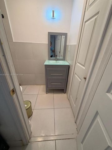1220 S 29th Avenue, Hollywood, FL 33020