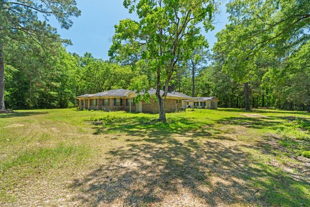 51 Old Rawls Springs, Hattiesburg, MS 39402
