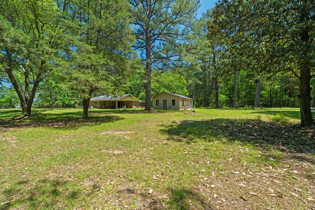 51 Old Rawls Springs, Hattiesburg, MS 39402