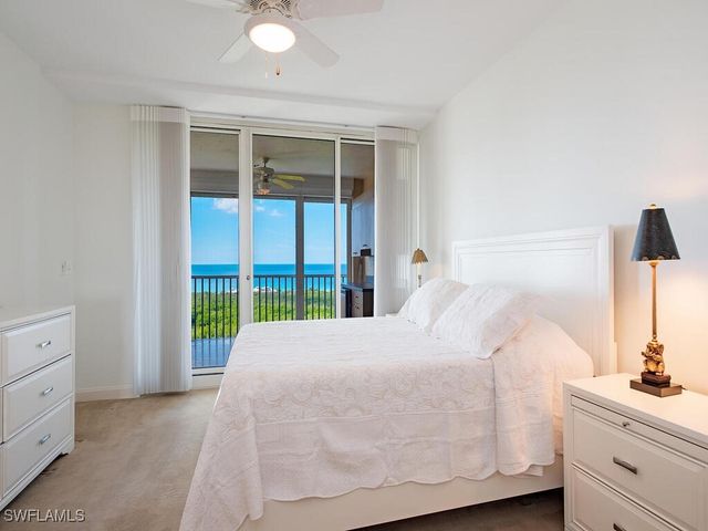 7117 Pelican Bay Blvd BLVD 1604, Naples, FL 34108