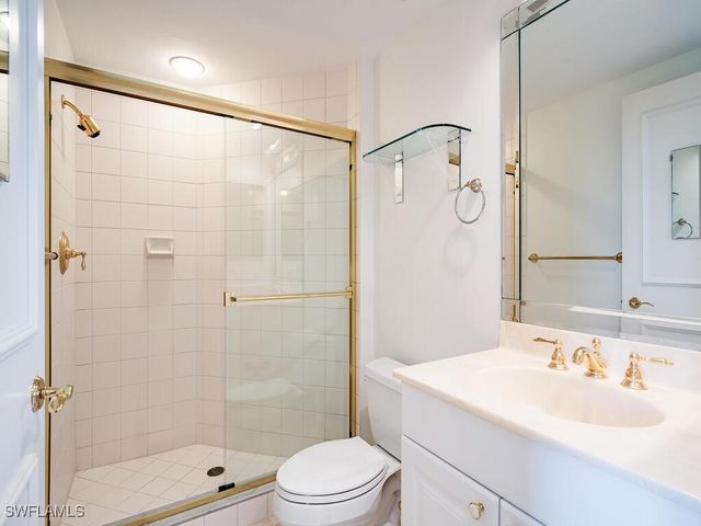 7117 Pelican Bay Blvd BLVD 1604, Naples, FL 34108