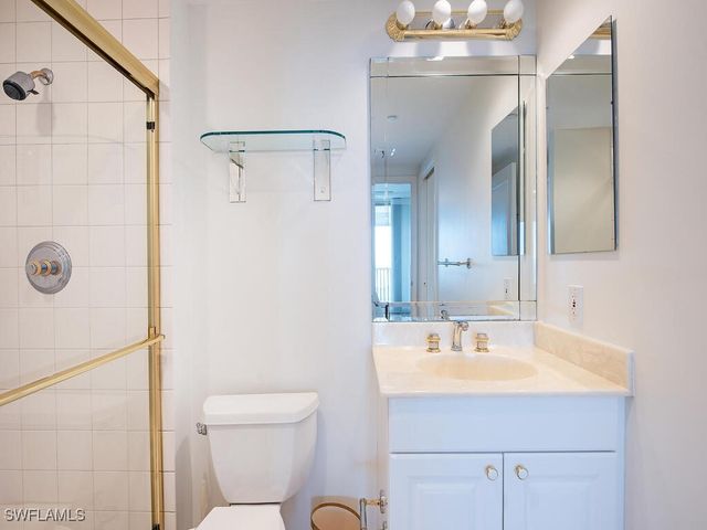 7117 Pelican Bay Blvd BLVD 1604, Naples, FL 34108