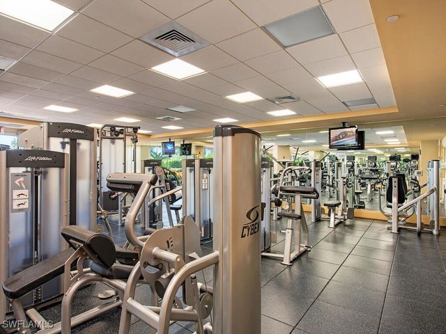 7117 Pelican Bay Blvd BLVD 1604, Naples, FL 34108