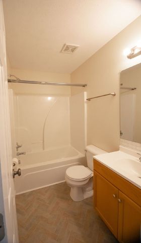955 Russet Dr, Clarksville, TN 37040