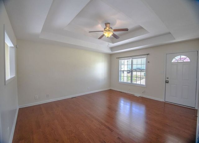 955 Russet Dr, Clarksville, TN 37040