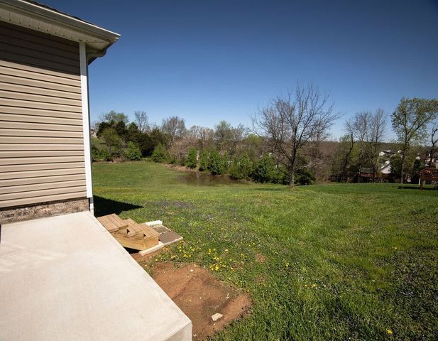 955 Russet Dr, Clarksville, TN 37040