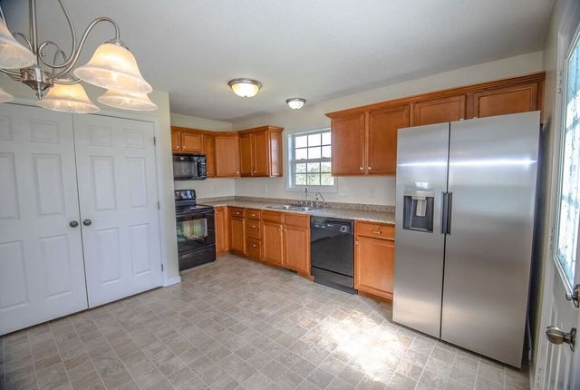 955 Russet Dr, Clarksville, TN 37040