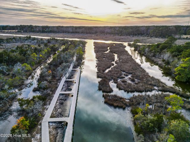 505 W Red Head Circle, Sneads Ferry, NC 28460