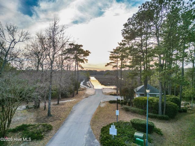 505 W Red Head Circle, Sneads Ferry, NC 28460