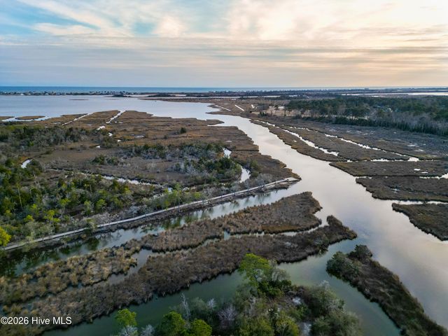 505 W Red Head Circle, Sneads Ferry, NC 28460