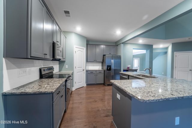 505 W Red Head Circle, Sneads Ferry, NC 28460