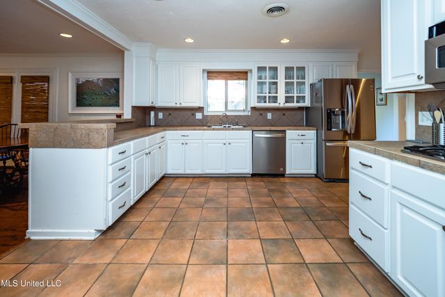 2258 Bellingrath Road, Jackson, MS 39211