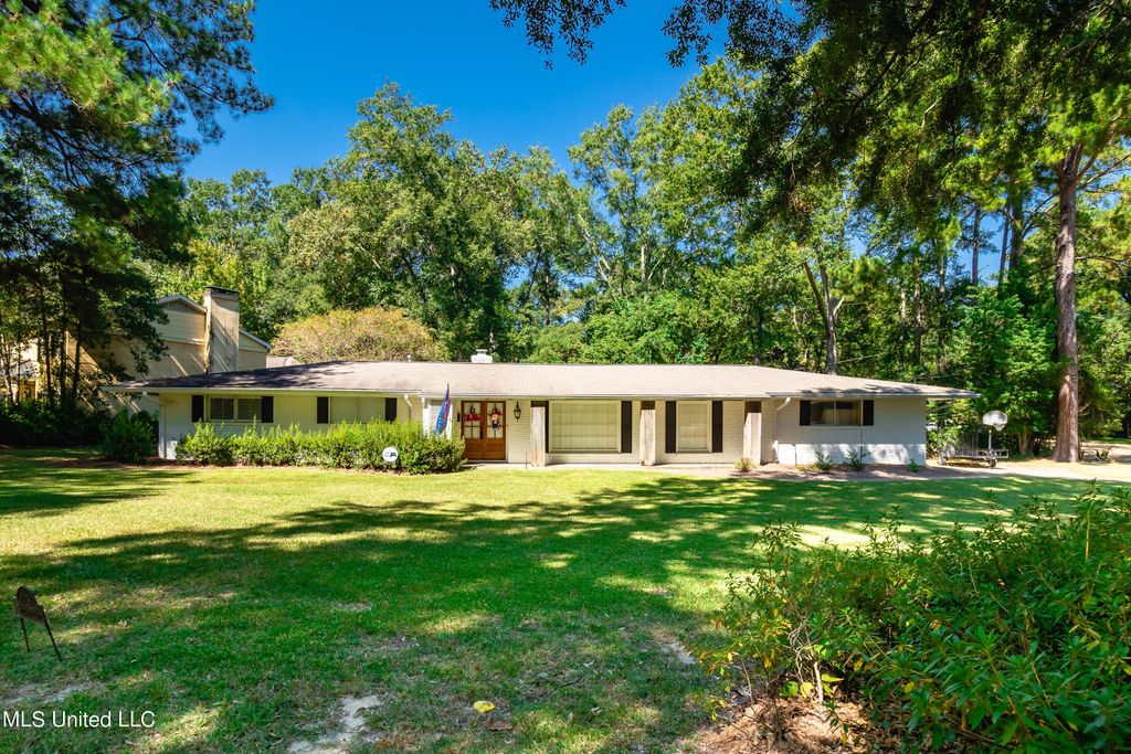2258 Bellingrath Road, Jackson, MS 39211