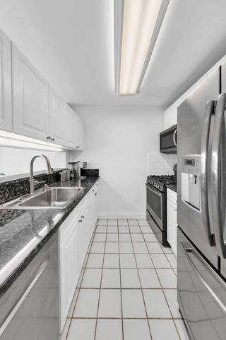 404 E 76th St Apt 8C, New York City, NY 10021