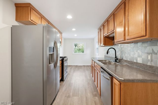 1628 Parker Drive, Mayfield Heights, OH 44124