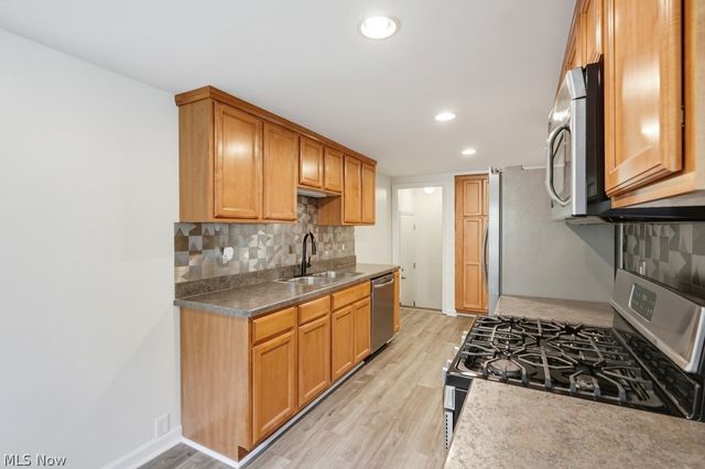 1628 Parker Drive, Mayfield Heights, OH 44124