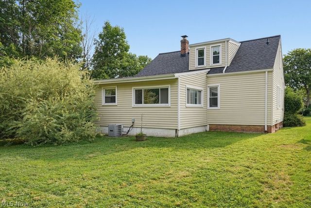 1628 Parker Drive, Mayfield Heights, OH 44124