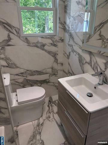 91 Columbus Drive, Tenafly, NJ 07670