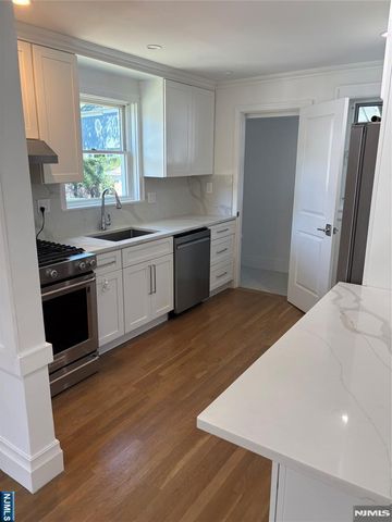 91 Columbus Drive, Tenafly, NJ 07670