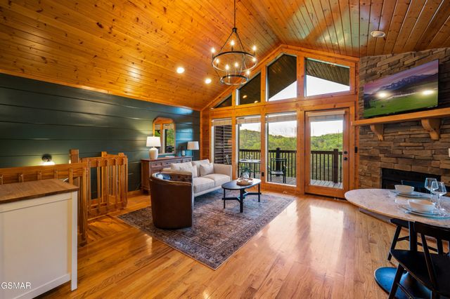 2633 Raccoon Hollow Way, Sevierville, TN 37862